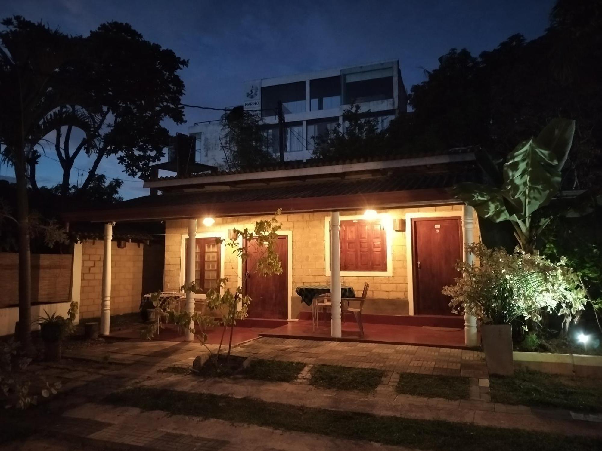Nancy Guest Hotel Mirissa Bagian luar foto