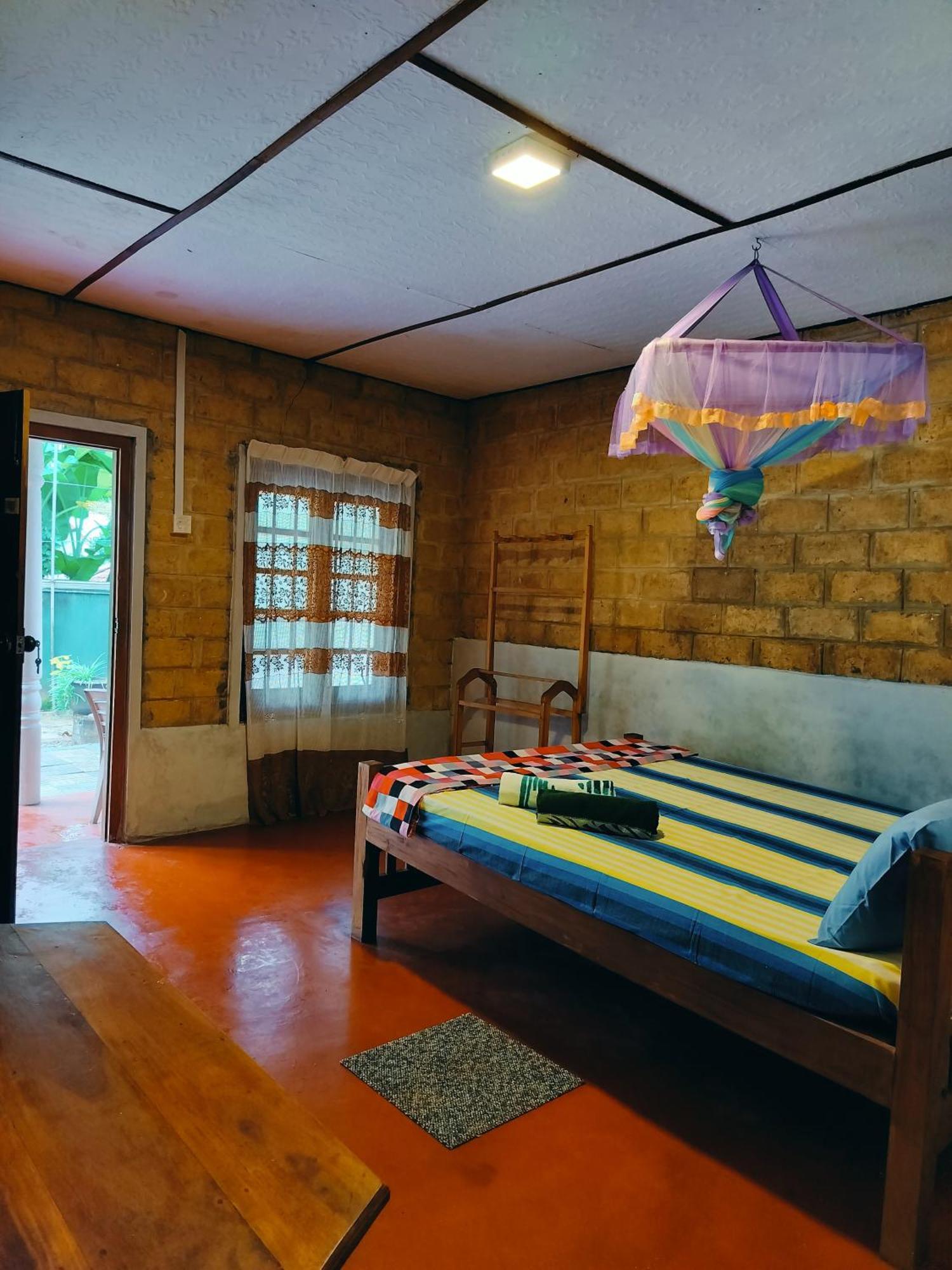 Nancy Guest Hotel Mirissa Bagian luar foto