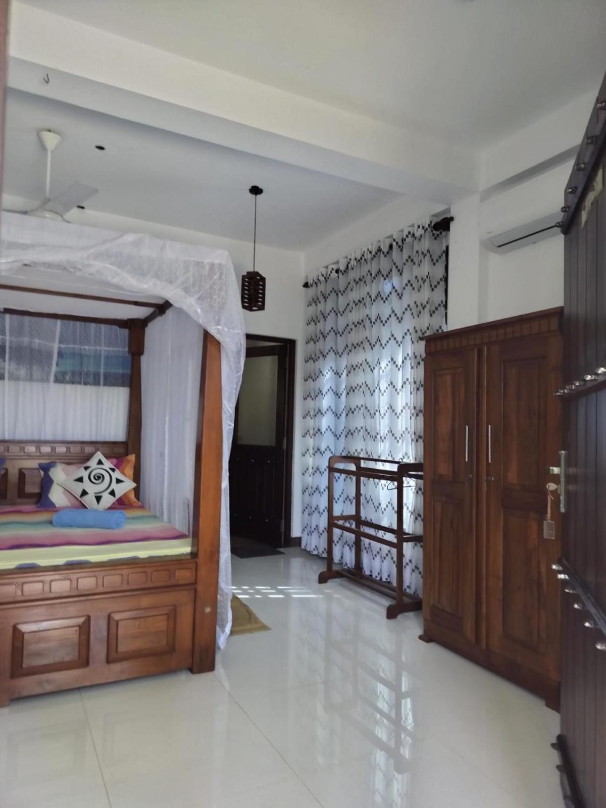 Nancy Guest Hotel Mirissa Bagian luar foto