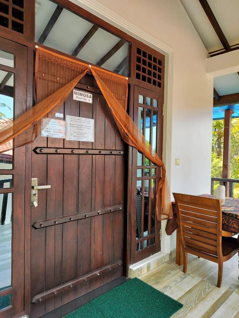 Nancy Guest Hotel Mirissa Bagian luar foto