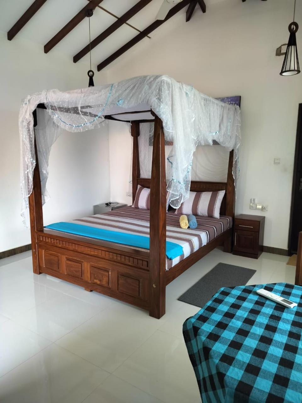 Nancy Guest Hotel Mirissa Bagian luar foto
