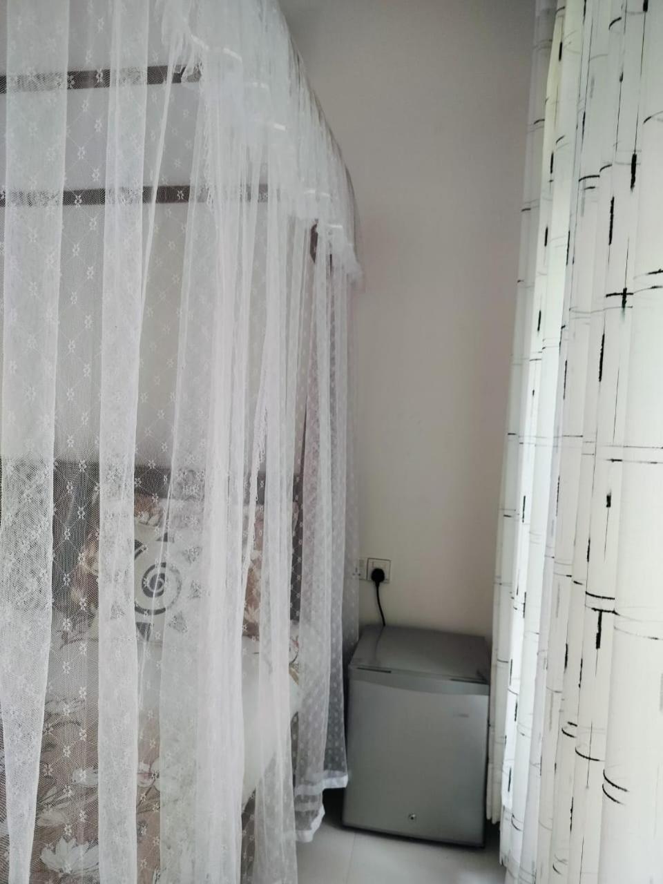 Nancy Guest Hotel Mirissa Bagian luar foto